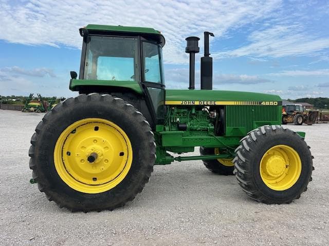 Image of John Deere 4850 equipment image 2