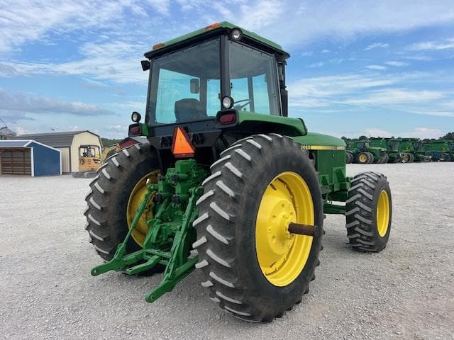 Image of John Deere 4850 equipment image 3