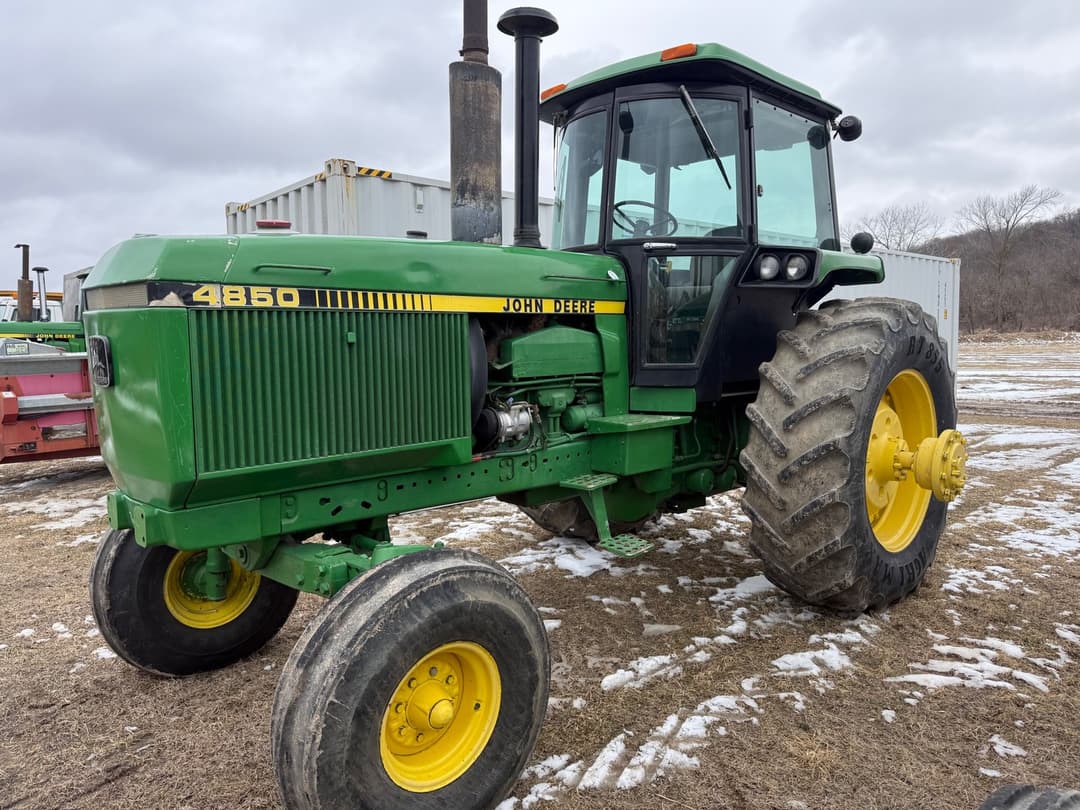 Image of John Deere 4850 Primary image