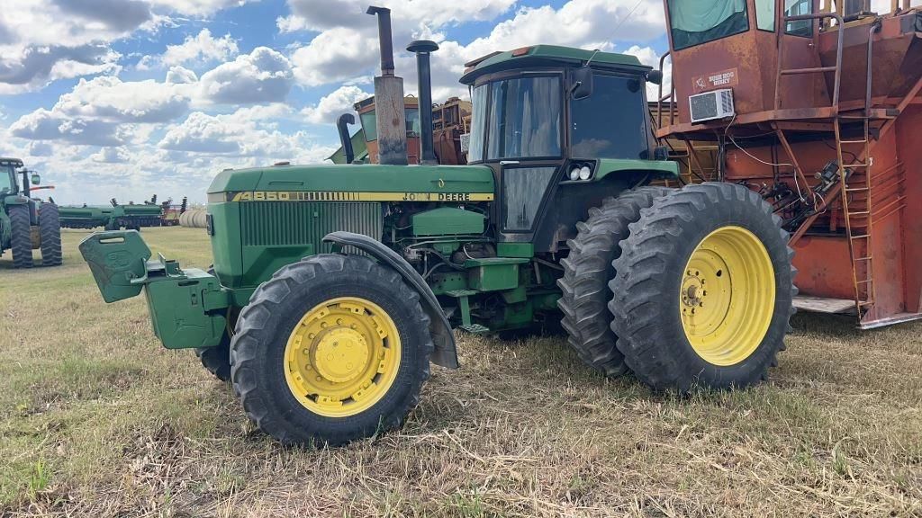 John Deere 4850 Equipment Image0