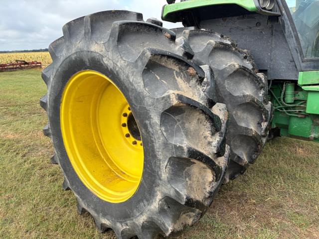 Image of John Deere 4850 equipment image 1