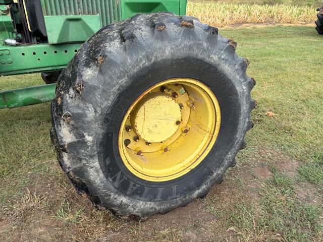 Image of John Deere 4850 equipment image 2