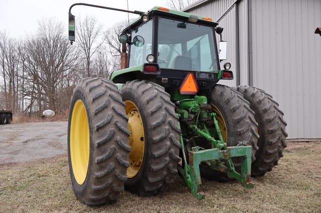 Image of John Deere 4850 equipment image 1