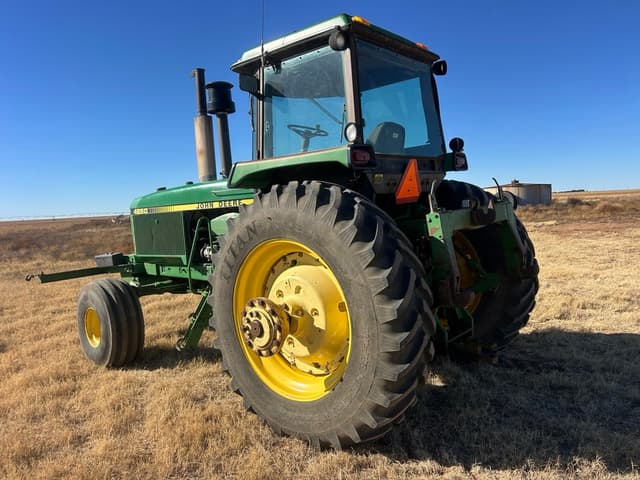 Image of John Deere 4850 equipment image 2