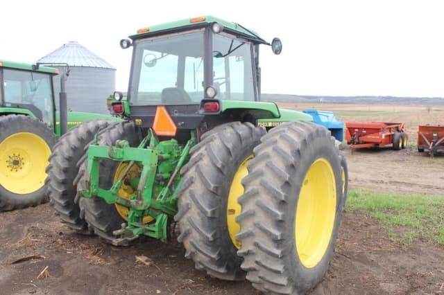 Image of John Deere 4850 equipment image 1