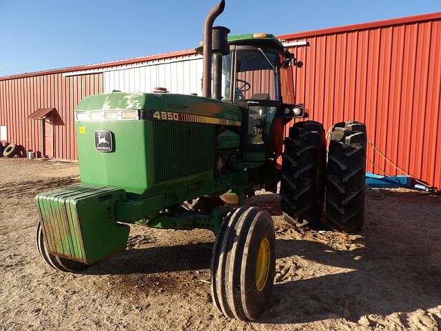 Image of John Deere 4850 equipment image 1