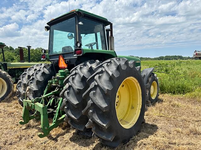 Image of John Deere 4850 equipment image 2