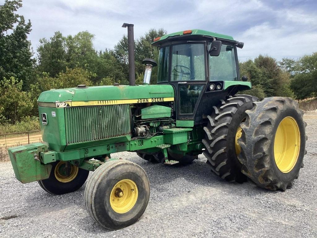 Image of John Deere 4850 Primary image