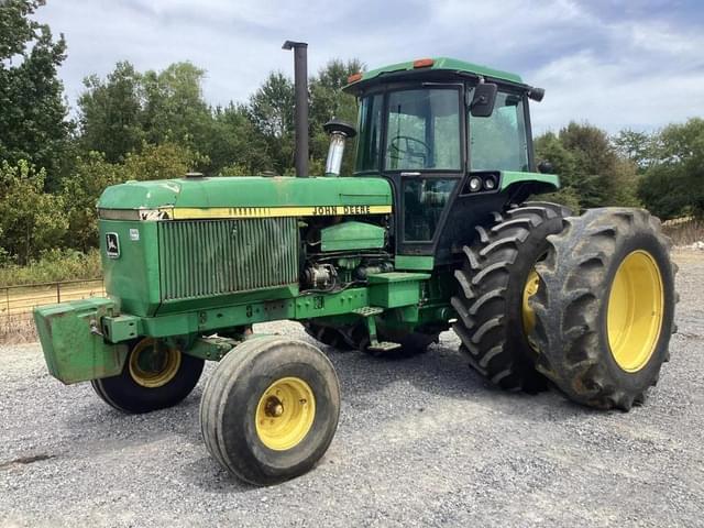Image of John Deere 4850 equipment image 1