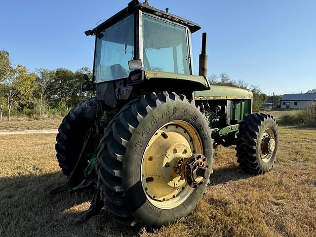 Image of John Deere 4850 equipment image 2