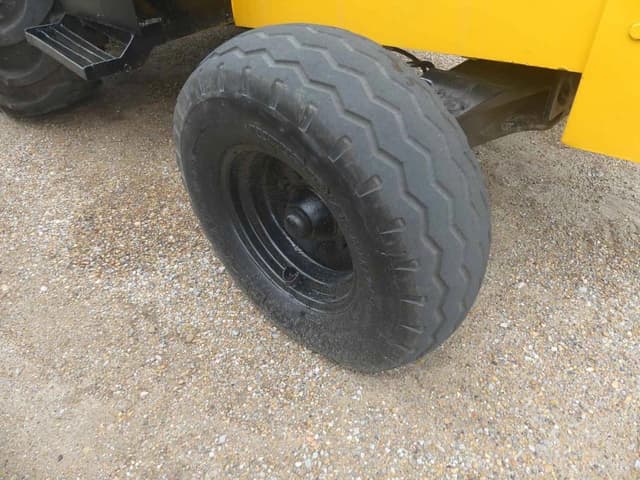 Image of John Deere 488E equipment image 4