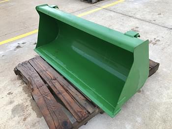 John Deere Bucket Equipment Image0