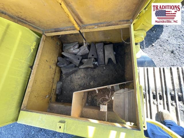 Image of John Deere 490D equipment image 3