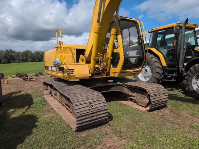 Image of John Deere 490E equipment image 3