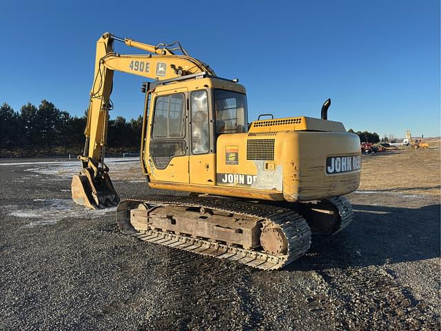 Image of John Deere 490E equipment image 3