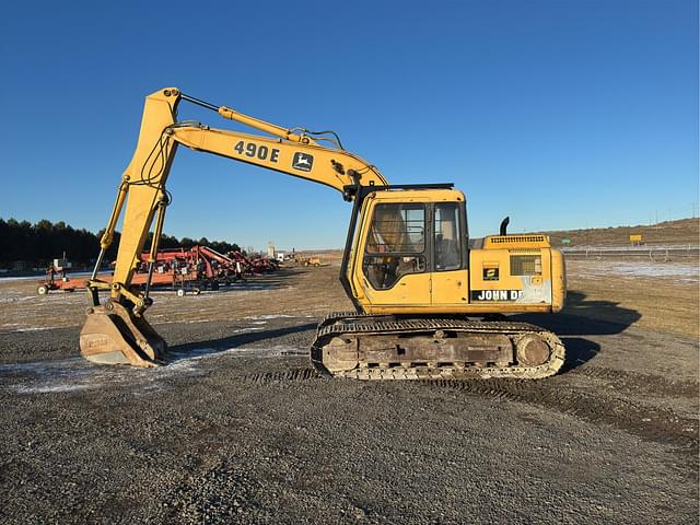 Image of John Deere 490E equipment image 2