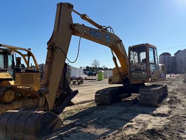 Image of John Deere 490E equipment image 1