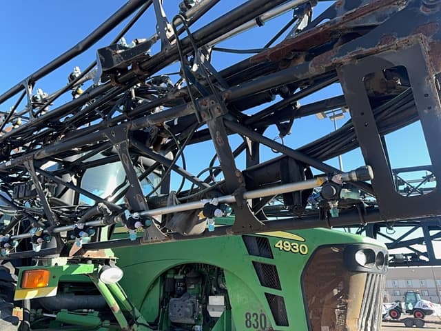 Image of John Deere 4930 equipment image 3