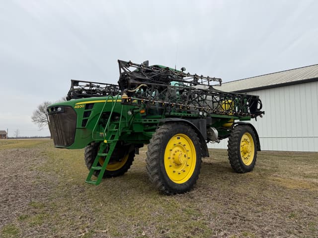 Image of John Deere 4930 equipment image 1