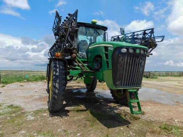 Image of John Deere 4930 equipment image 1