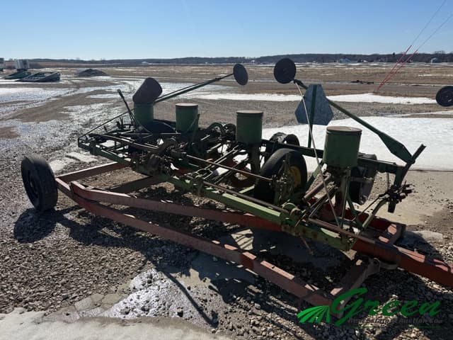 Image of John Deere 494 equipment image 1