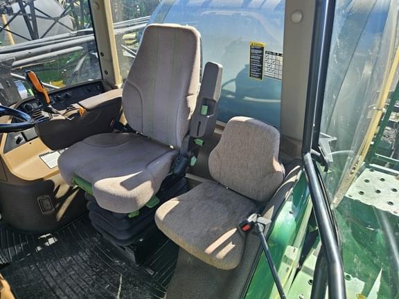 Image of John Deere 4940 equipment image 4