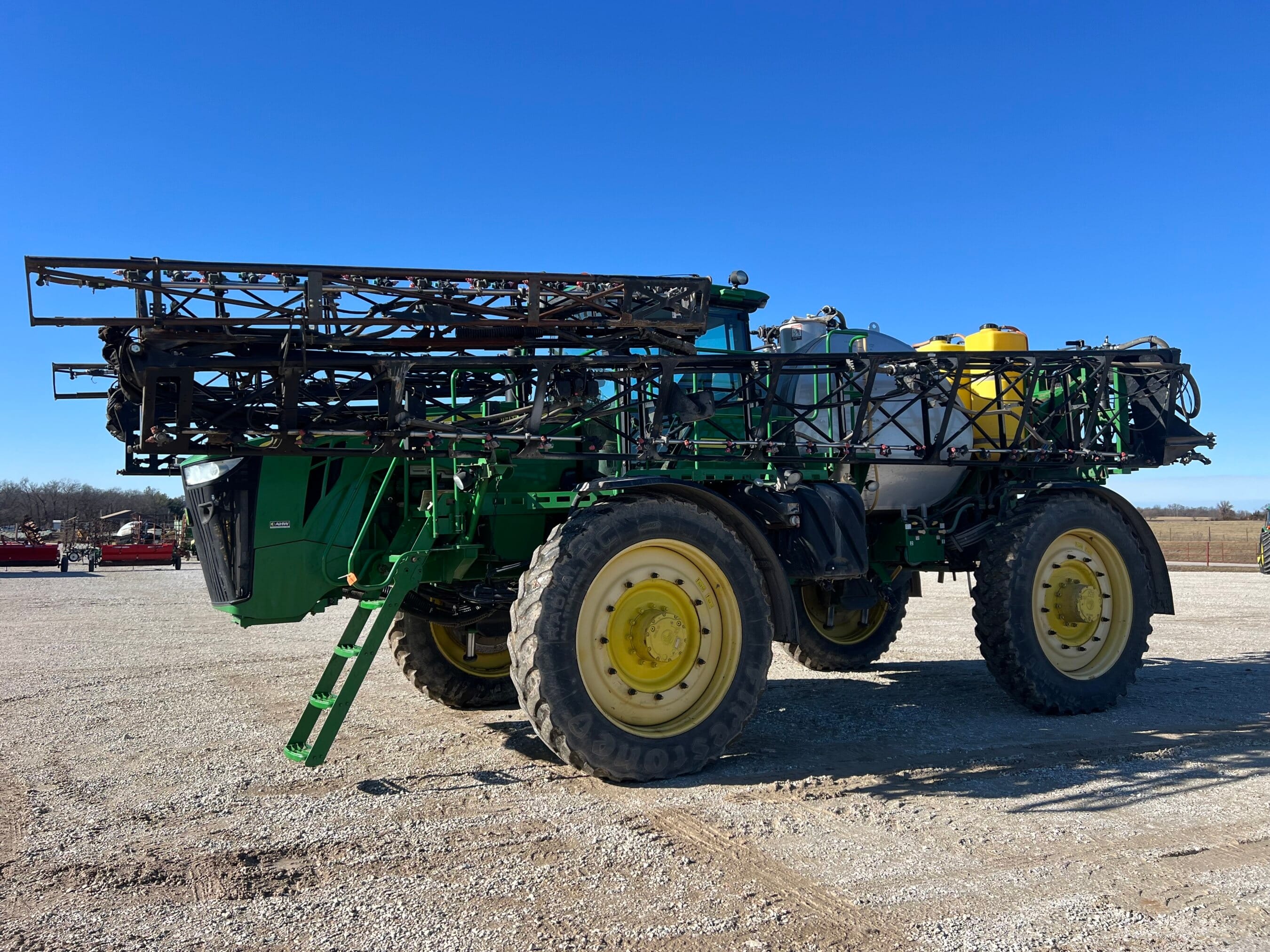 John Deere 4940 Equipment Image0
