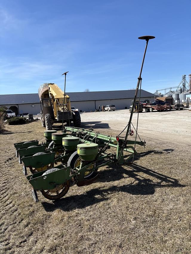 Image of John Deere 494A equipment image 2