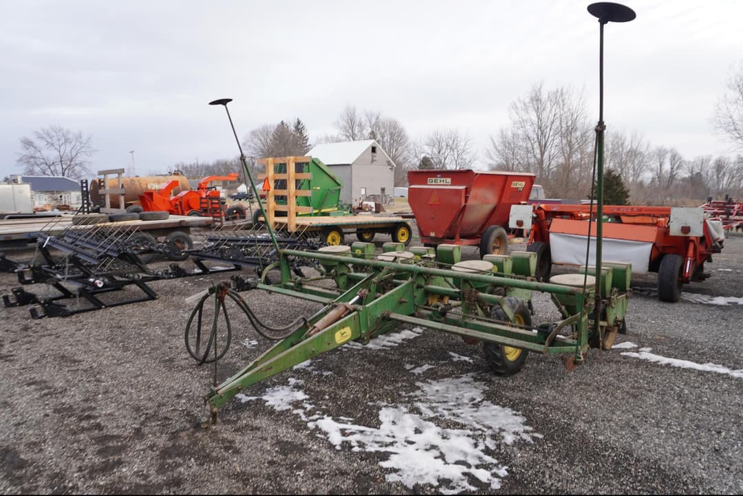 Image of John Deere 495 Primary Image