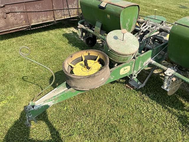 Image of John Deere 495 equipment image 1