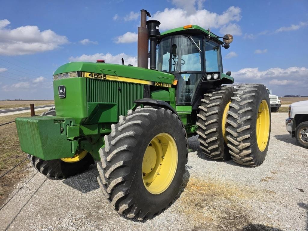 John Deere 4955 Equipment Image0