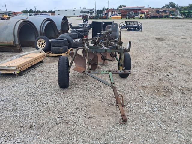 Image of John Deere 4B equipment image 1