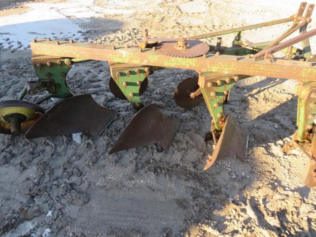 Image of John Deere 4B Image 1