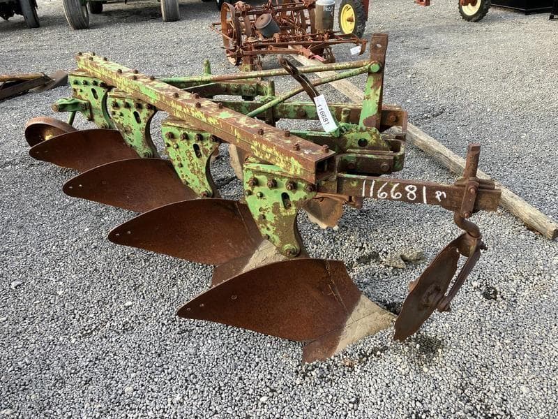 Image of John Deere 4B Image 0