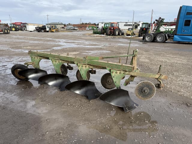 Image of John Deere 4B equipment image 4