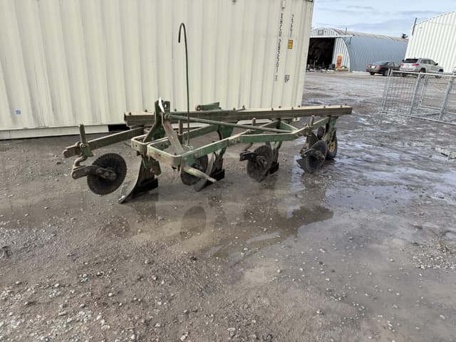 Image of John Deere 4B equipment image 1