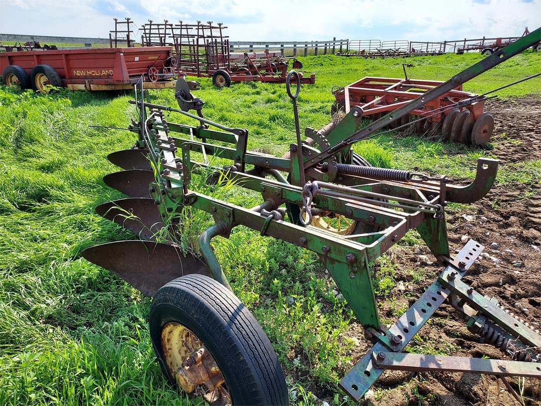 Image of John Deere 4B Primary image