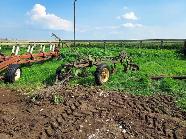 Image of John Deere 4B equipment image 3