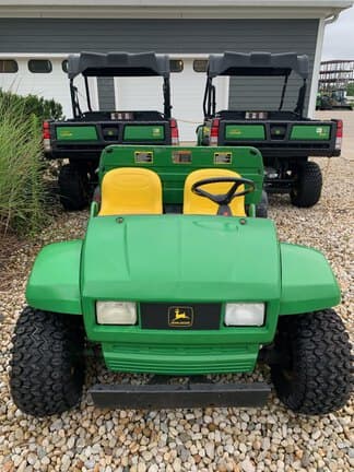 Image of John Deere Gator 4X2 equipment image 2