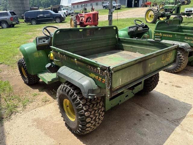 Image of John Deere Gator 4X2 equipment image 3