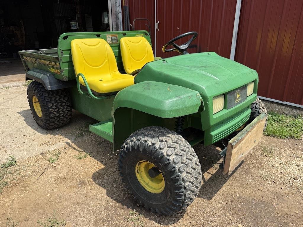 Image of John Deere Gator 4X2 Primary image