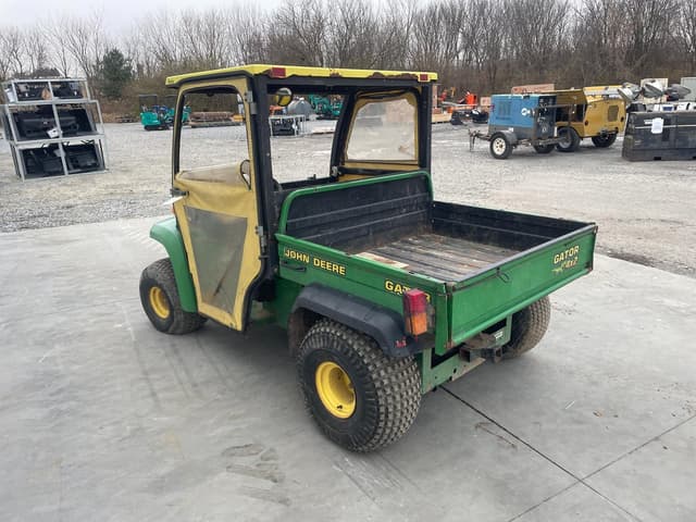 Image of John Deere Gator 4X2 equipment image 3