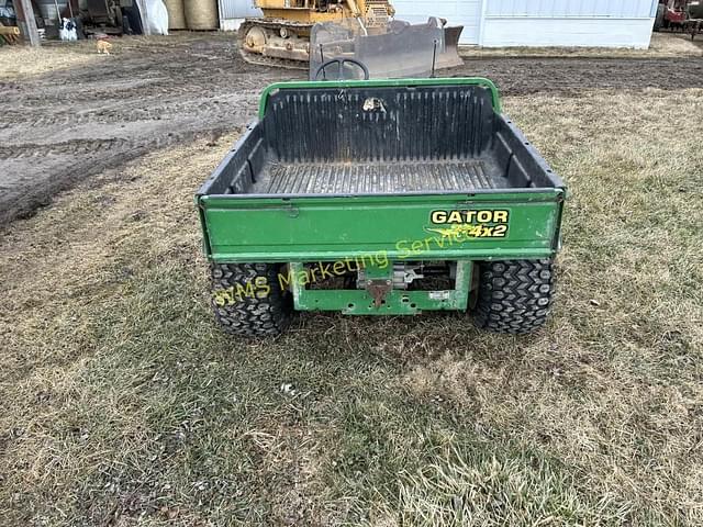 Image of John Deere Gator 4X2 equipment image 3