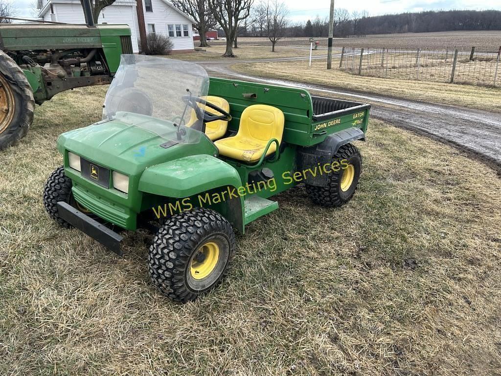 Image of John Deere Gator 4X2 Primary image