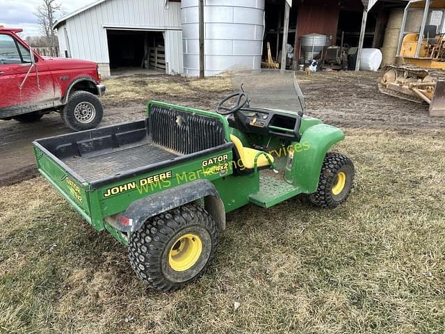 Image of John Deere Gator 4X2 equipment image 2