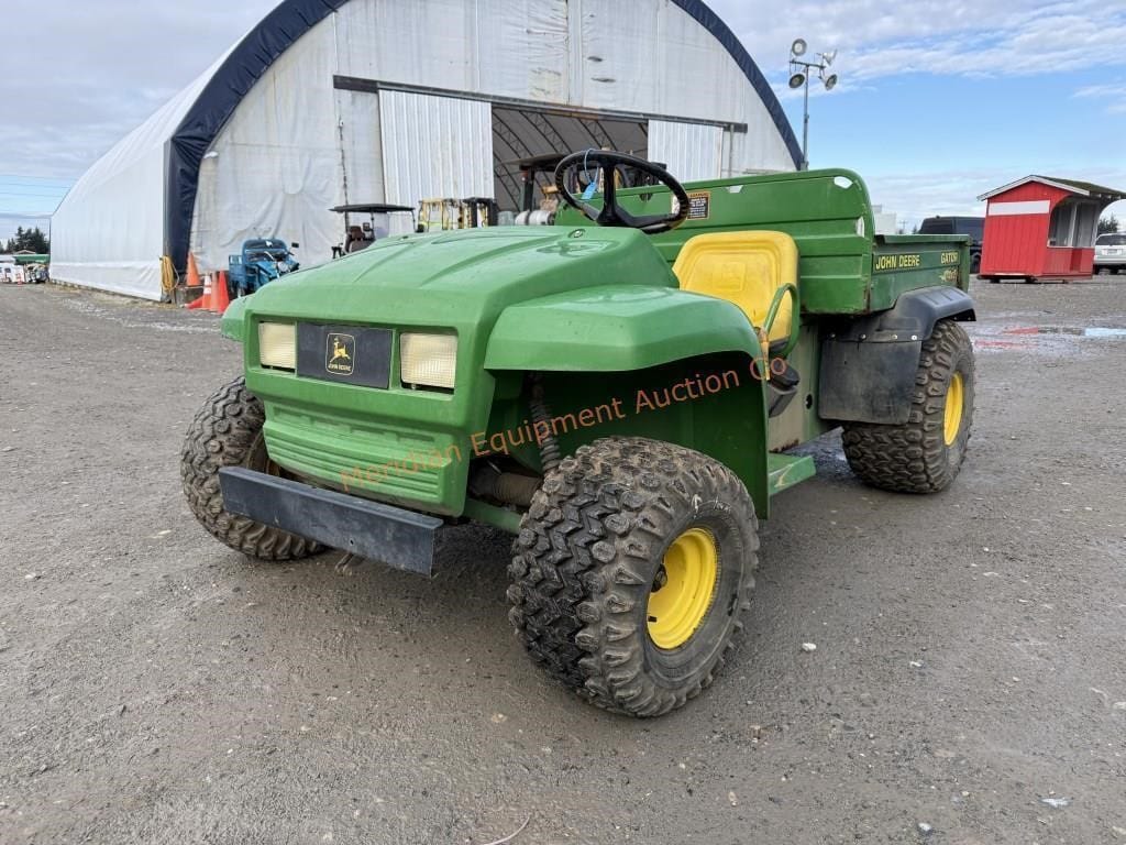 John Deere Gator 4X2 Equipment Image0