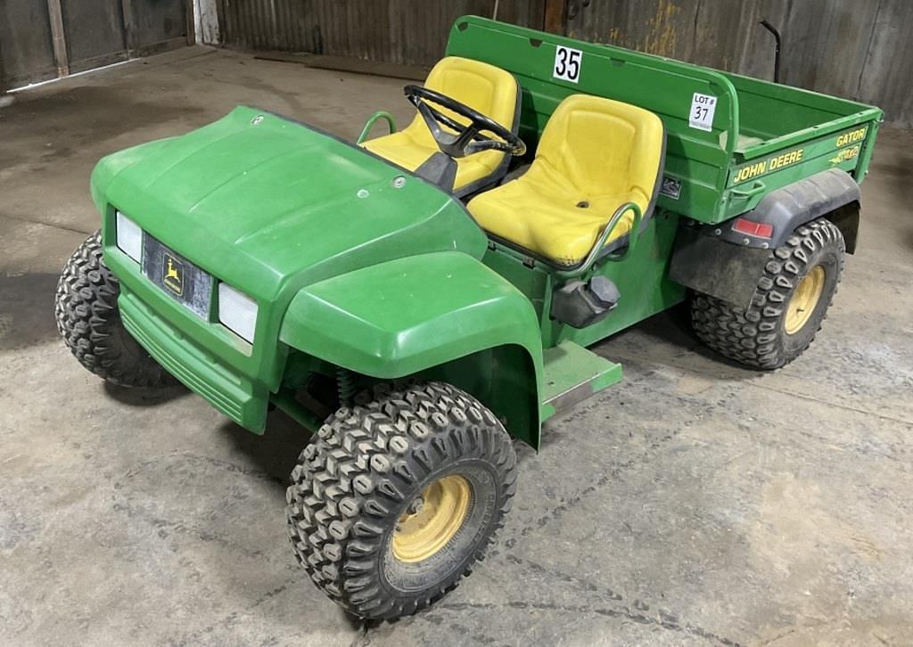 Image of John Deere Gator 4X2 Primary image