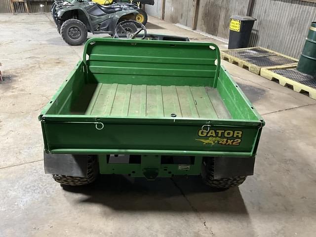 Image of John Deere Gator 4X2 equipment image 4