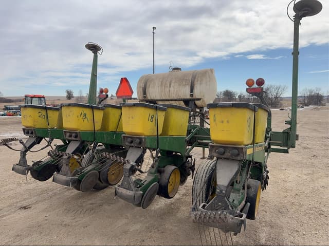 Image of John Deere 7200 equipment image 4