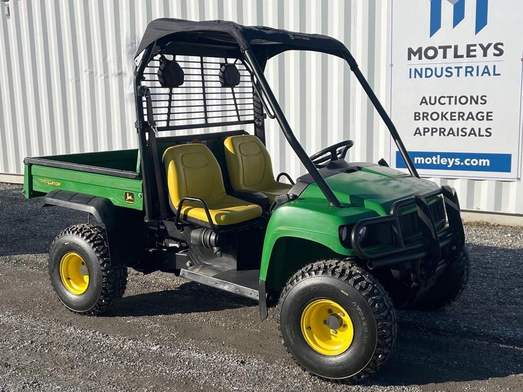 John Deere Gator 4x4 Equipment Image0